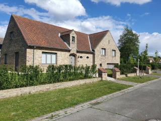 MOLO house - cosy house with sunny garden and bbq in silent surroundings - near the BEACH - ideal for families and quiet groups - 15 km from BRUGES - Blankenberge - 9