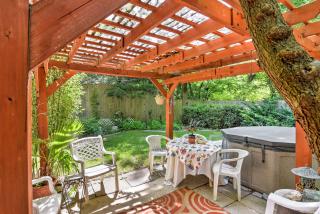 Private Home with Hot Tub and Patio Near Dtwn Tulsa - Tulsa - 0