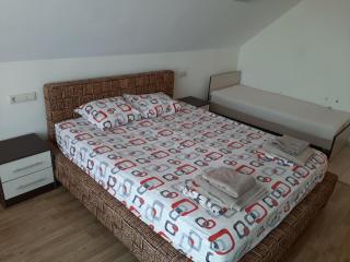 Alexander Lozenets Beach Complex Apartment - 8