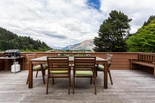 Hot Tub and Views over Central Queenstown - Entire Holiday House - Queenstown - 4
