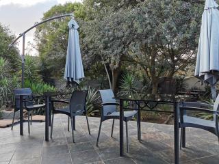 Aerotropolis Guest Lodge - 5
