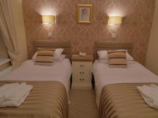 Bedford Hotel - 1