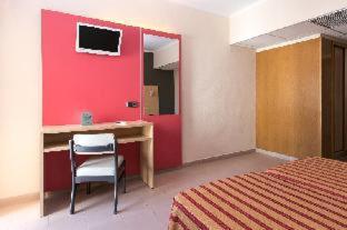 The Red Hotel - Adults Only - 7