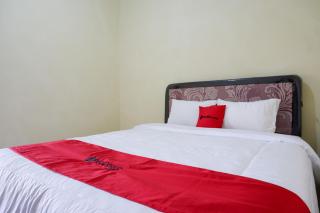 RedDoorz near Lippo Plaza Buton - Baubau - 3
