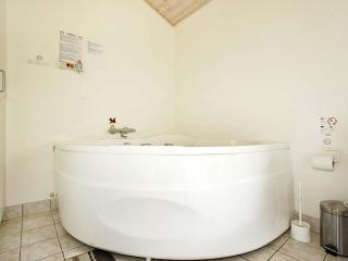 8 person holiday home in Hadsund-By Traum - Øster Hurup - 8