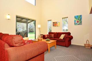 Tree Elle Retreat - 2