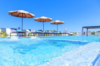 Villa Solaris Heated Pool & Jacuzzi - 5