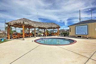 half Mi to Beach Canal-Front Galveston Home! - 7
