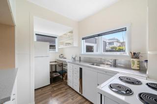 The Green Trout - Paraparaumu Beach Holiday Home - Paraparaumu Beach - 7