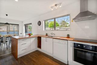 True Blue - Taupo Holiday Home - Taupo - 2
