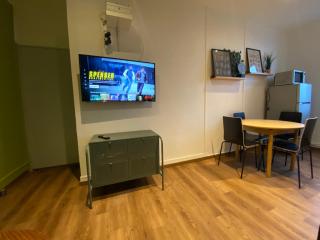 012 CHIC & COSY F2 34m2 HYPERCENTRE WIFI SMART TV NETFLIX - Saint-Étienne - 2