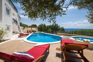 Luxury VILLA MAJA with whirlpool, heated pool, gym, sauna, panoramic sea views - Jesenice - 1