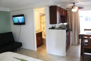 Renovated Private Kuhio Village 708A Studio - 2 min Walk 2 the Beach! - Honolulu - 9