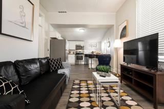 Louisville Dream House 4BR 2BA by CozySuites - Louisville - 8