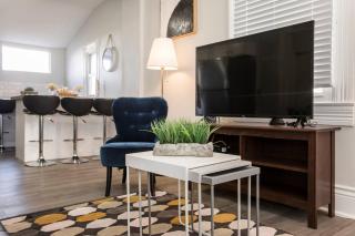 Louisville Dream House 4BR 2BA by CozySuites - Louisville - 4