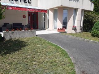 Hôtel Bon Repos - Barbezieux-Saint-Hilaire - 9