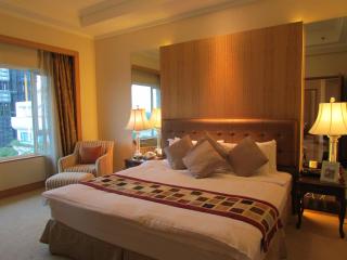 Shangri-La Apartments - 9