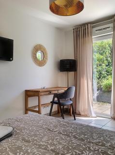 Studio en face Hopital Nord avec terrasse - Saint-Priest-en-Jarez - 4