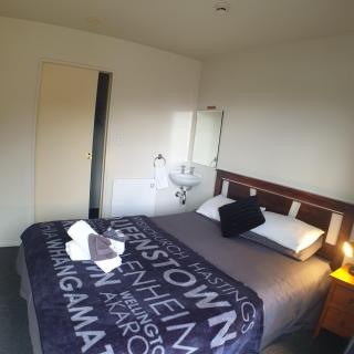 Tombstone Motel, Lodge & Backpackers - Picton - 4