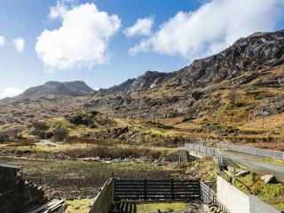 19 Cwmorthin Road - 9