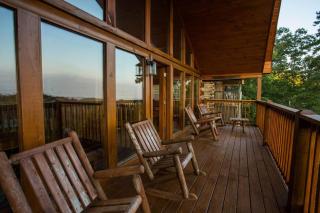 Cozy 2BR cabin wviews, hot tub, game room, pool access, near Dollywood free ticket daily! - Sevierville - 6