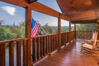 Eagles Haven Lodge, 5 bed, 4 bath, great for groups, game room, hot tub, Wi-Fi, grills, easy roads - Sevierville - 7