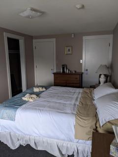 Lake Shore Farm Inn - 6