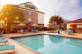 Holiday Inn Express Hotel and Suites DFW-Grapevine by IHG - 3