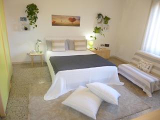 EcoBoutique house, self check-in - free car parking - 4