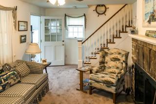 Hen Cove Cottage - Pocasset - 2
