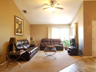 Quiet Neighborhood off La Canada - Tucson - 0