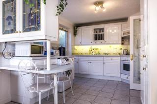 Family Bungalow with Private Pool - 3