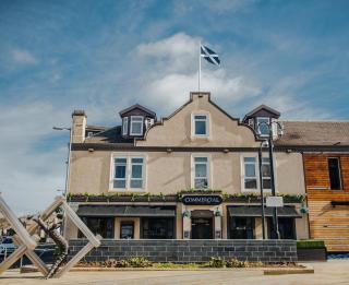 The Commercial Hotel - 4