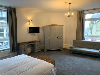 Churchill's Hotel - Wombwell - 8