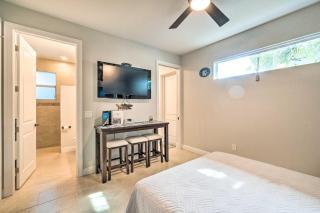 Modern Canalfront Studio Near Nokomis Beach! - 1