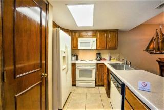 Royal Holiday Beach Resort - Biloxi - 4