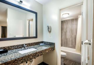 Brentwood Inn Richmond South - 3