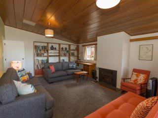 Sixties Cedar Bach - Kuratau Holiday Home - Kuratau - 6
