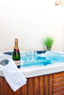 Le Patio Carreterie - Maison chaleureuse avec Jacuzzi Extérieur Privatif - Primée pour sa déco - Avignon - 2