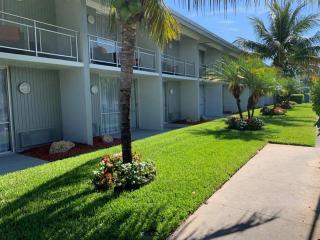 The Hollywood Gateway Inn - 0