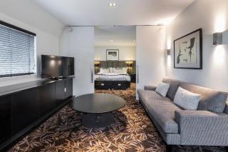 The George - 4