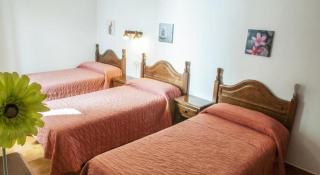 Hostal La Isla - Mahón - 8