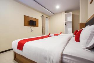 RedDoorz Premium @ Jalan Cengkeh Malang - 1
