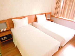Whiz Hotel Cikini Jakarta - 1