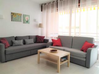 Elizabeth Beach Apartment with Seaviews! - Torremolinos - 0