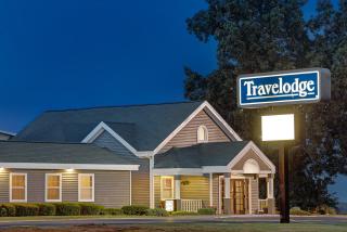 Travelodge by Wyndham Iowa City - 5
