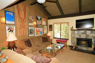 Discovery 4 #142, Loft - Mammoth Lakes - 0