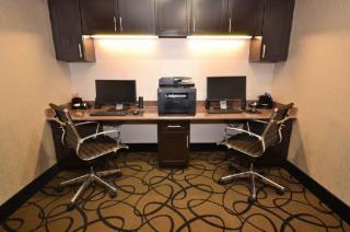 Best Western Plus Classic Inn and Suites - Center - 1