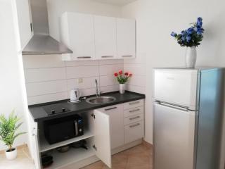 Apartments MTV - private parking, Fast Wi-Fi & Steps to the Beach - 7