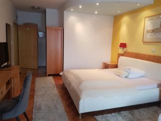 Hotel Millennium - Osijek - 4